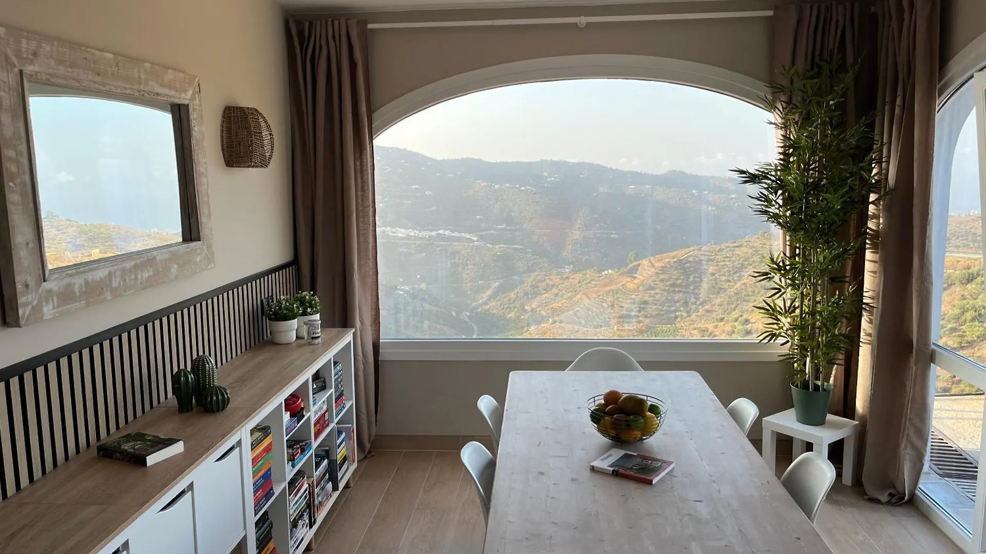 فندق مبيت وإفطار أريناس B&B Casa-Bienvenido
